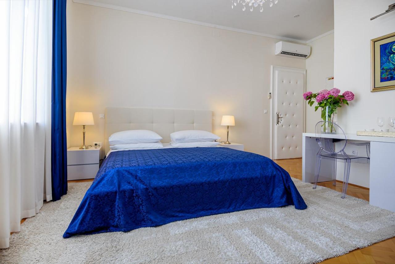 ספליט Palace Schoen Milesi - Esense Of Prestige - Private Pool - Free Parking - Old Money Style Luxury Rooms - Walking Distance To The Old Town, The Beach And All Amenities - Buralux Properties מראה חיצוני תמונה