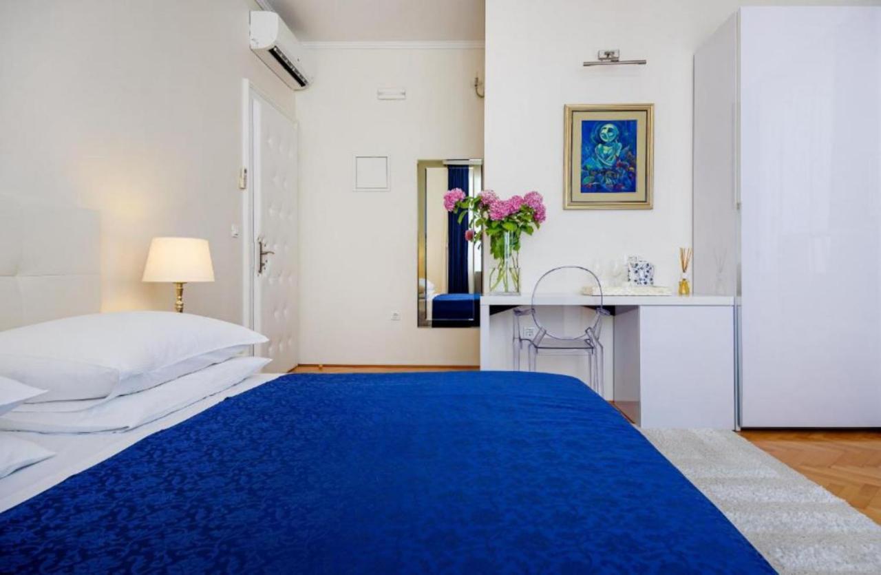 ספליט Palace Schoen Milesi - Esense Of Prestige - Private Pool - Free Parking - Old Money Style Luxury Rooms - Walking Distance To The Old Town, The Beach And All Amenities - Buralux Properties מראה חיצוני תמונה
