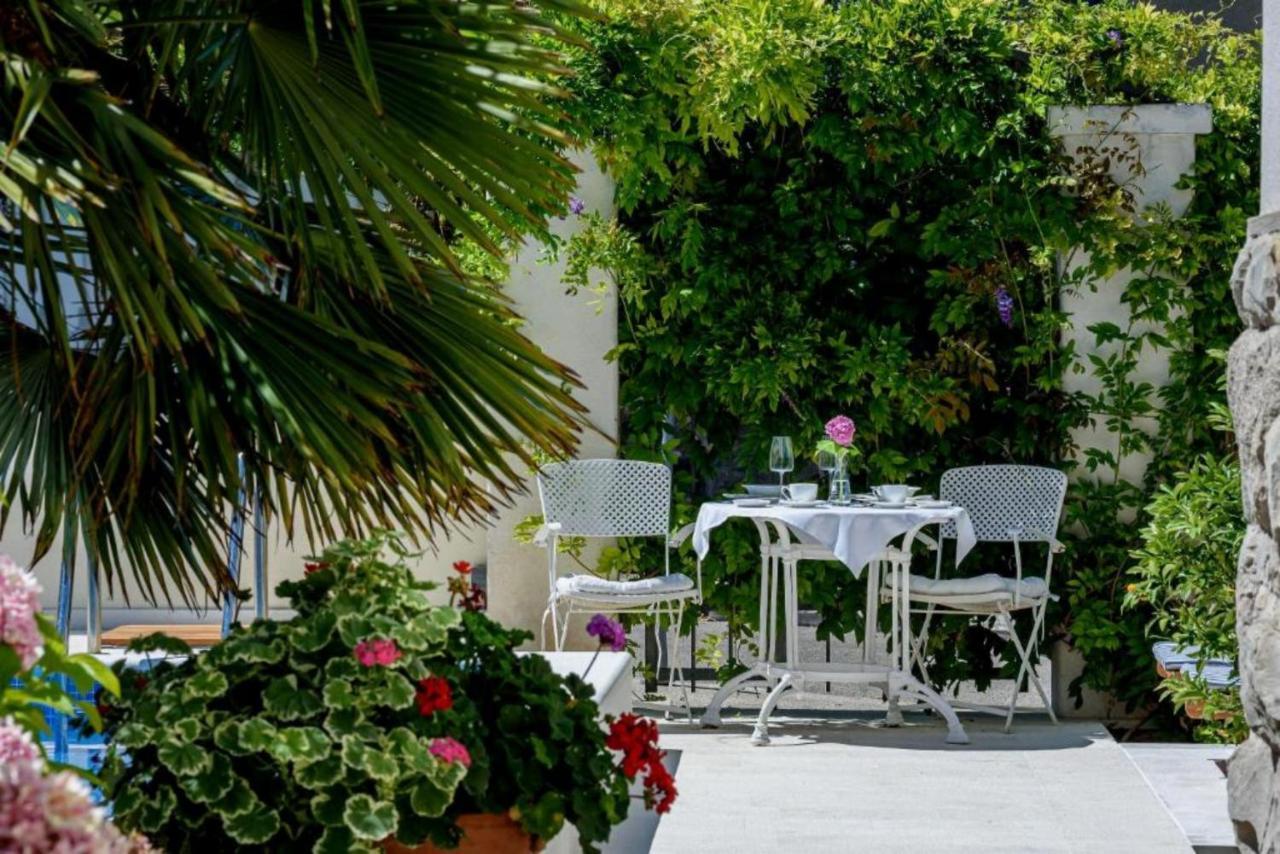 ספליט Palace Schoen Milesi - Esense Of Prestige - Private Pool - Free Parking - Old Money Style Luxury Rooms - Walking Distance To The Old Town, The Beach And All Amenities - Buralux Properties מראה חיצוני תמונה